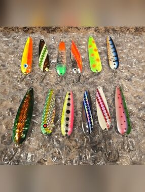 Assorted Multi-Color Fishing Lures - Pack of Metallic Spoon Lures